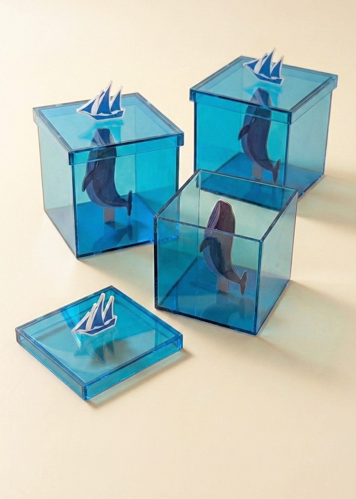 Amwaaj Acrylic Box – Gergaian (قرقيعان)